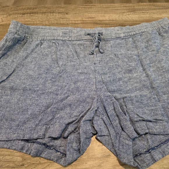 Old Navy Linen Shorts - Picture 2 of 12